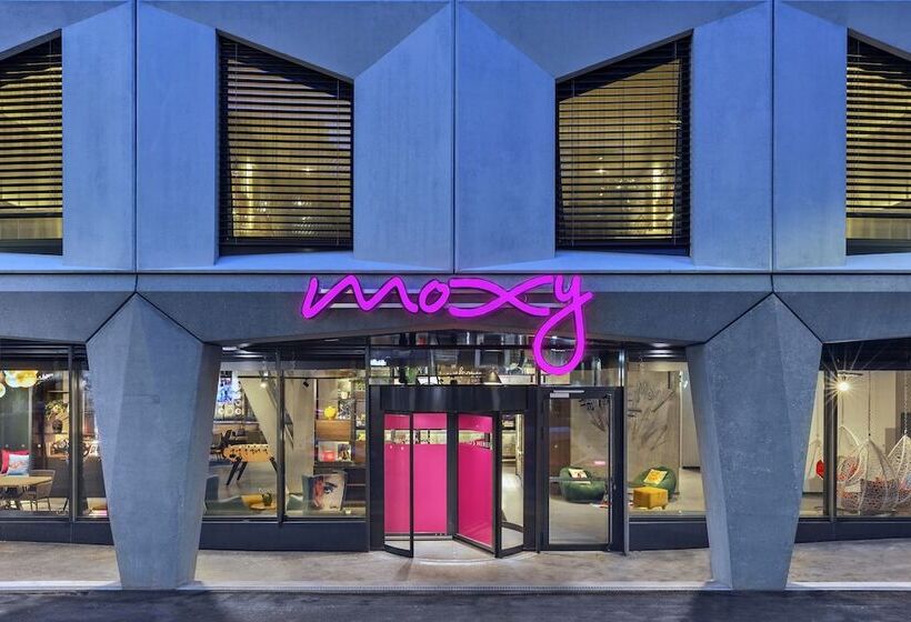 هتل Moxy Lausanne City