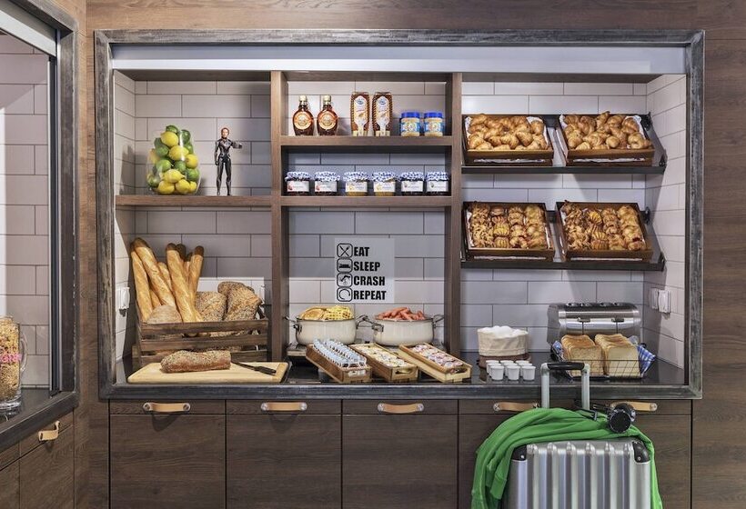 هتل Moxy Lausanne City