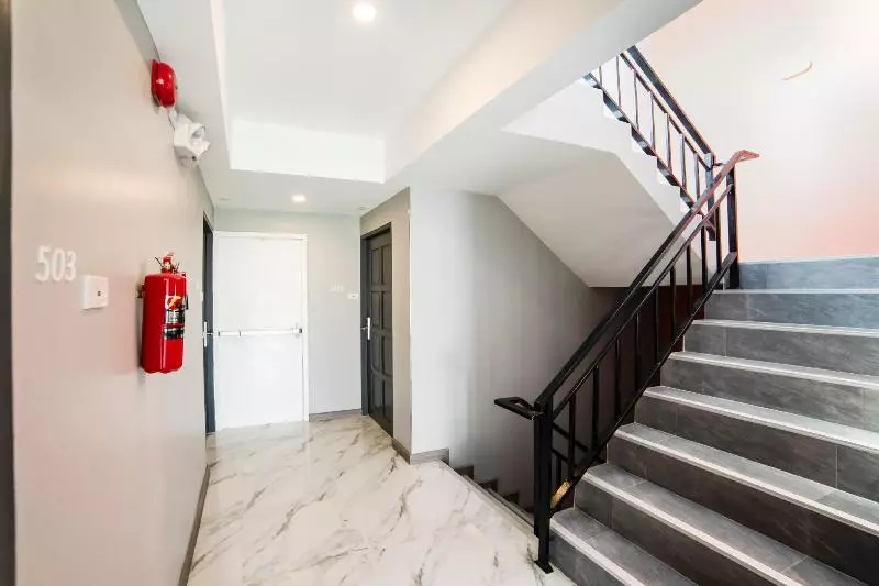 هتل Roomquest Sukhumvit 36 @ Bts Thonglor