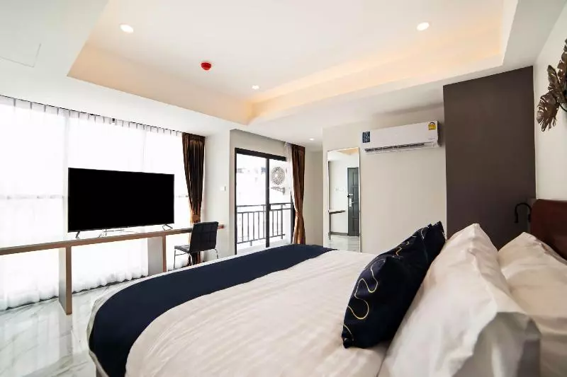 هتل Roomquest Sukhumvit 36 @ Bts Thonglor