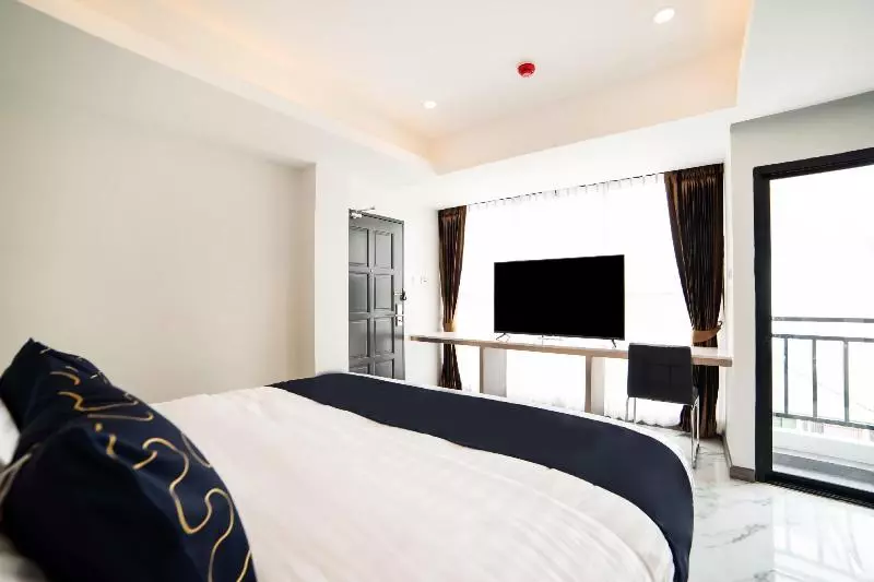 هتل Roomquest Sukhumvit 36 @ Bts Thonglor