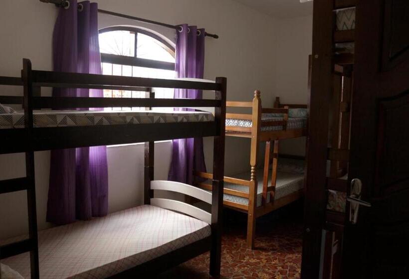 پانسیون Que Onda!