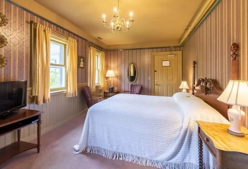 هاستل White Springs Manor A Belhurst Property