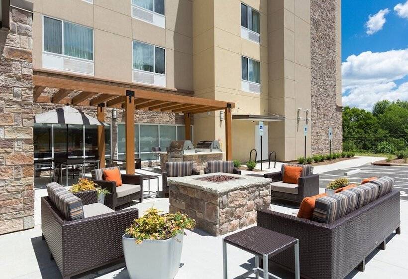 בית מלון כפרי Towneplace Suites Boone