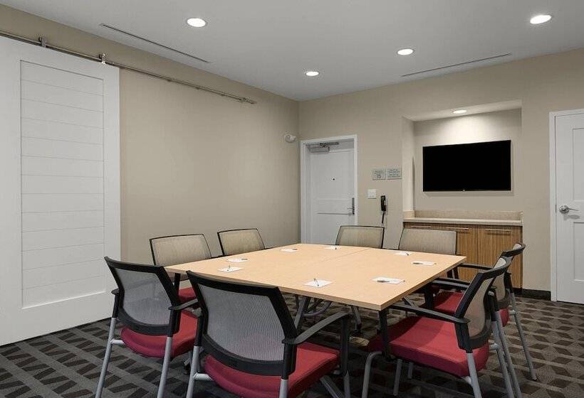 בית מלון כפרי Towneplace Suites Boone