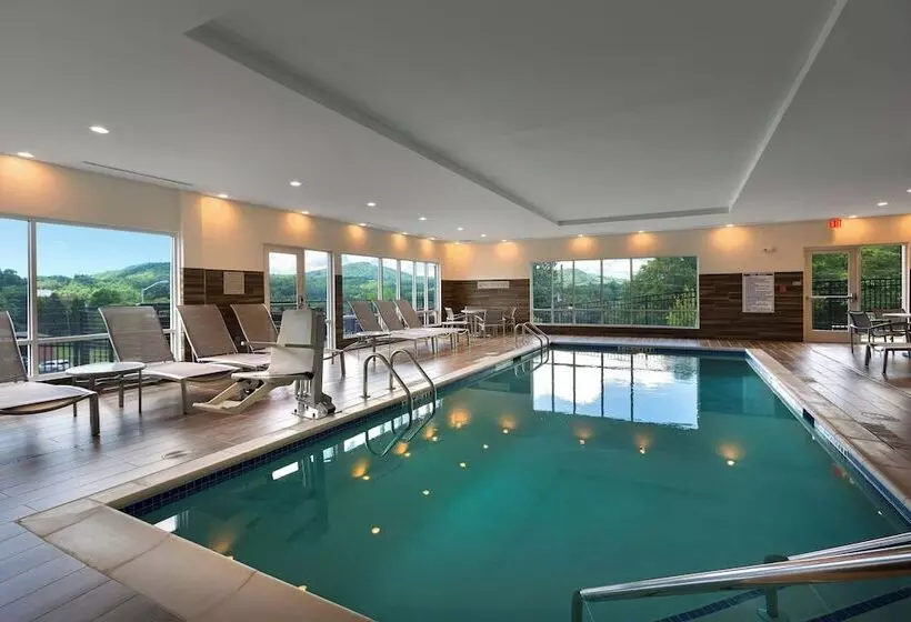 ホテル Towneplace Suites Boone