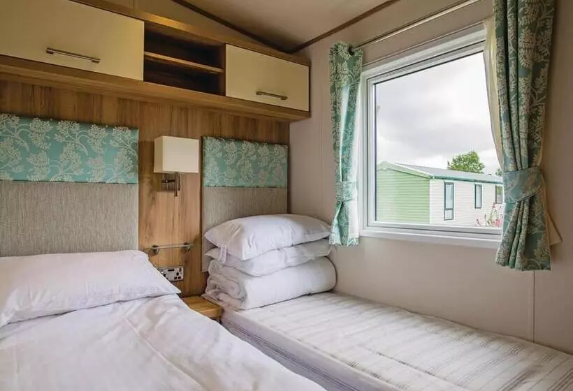 استراحتگاه Parc Farm Holiday Park