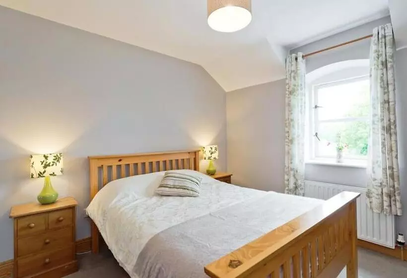 Ash House Bed And Breakfast