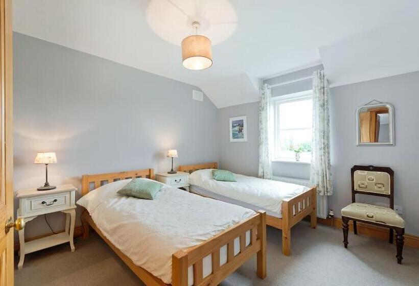 Ash House Bed And Breakfast