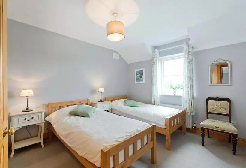 Ash House Bed And Breakfast