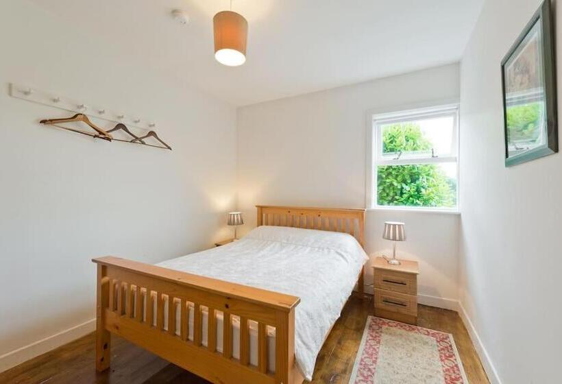 Ash House Bed And Breakfast