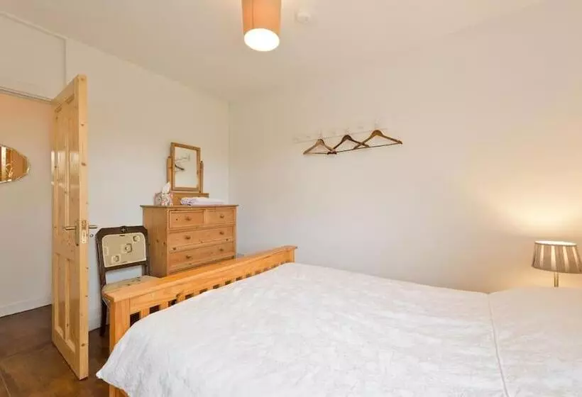 Ash House Bed And Breakfast