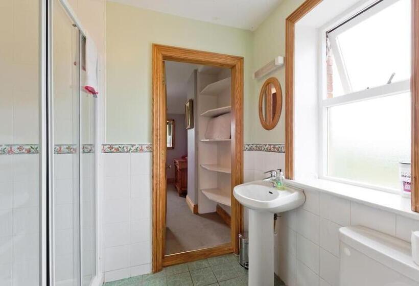 Ash House Bed And Breakfast