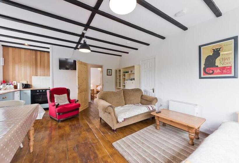 Ash House Bed And Breakfast