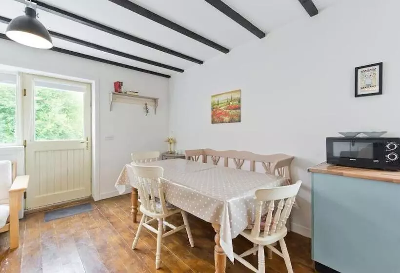 Ash House Bed And Breakfast