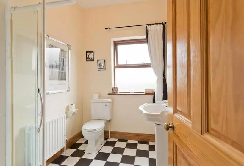 Ash House Bed And Breakfast