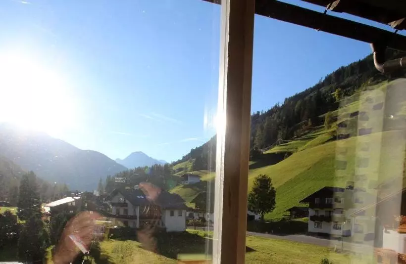 Hotelli Gasthof Edelweiß