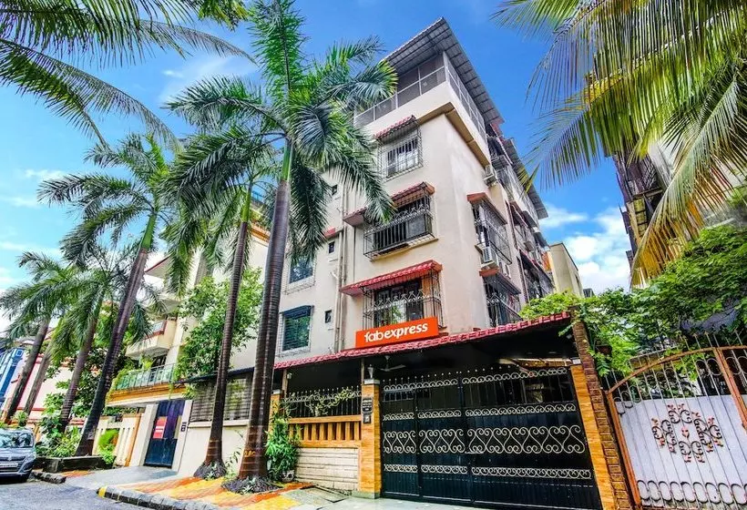 Hotelli Fabexpress Aishwarya Service Apartment