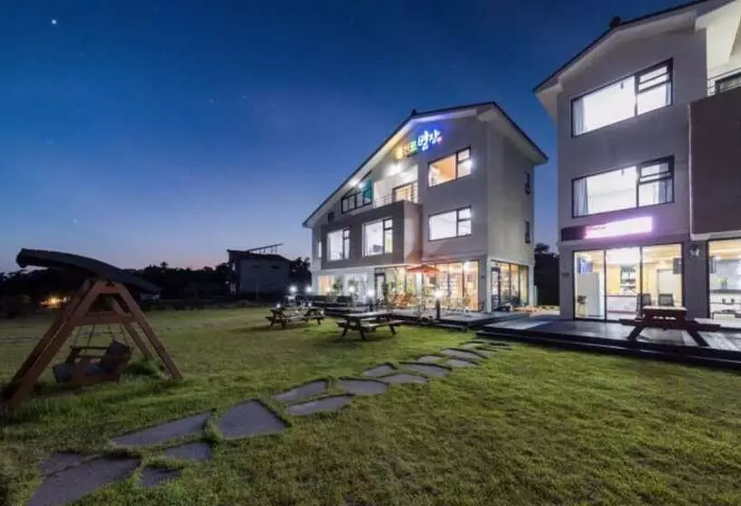 Seogwipo Gongcheonpo Villa Pension