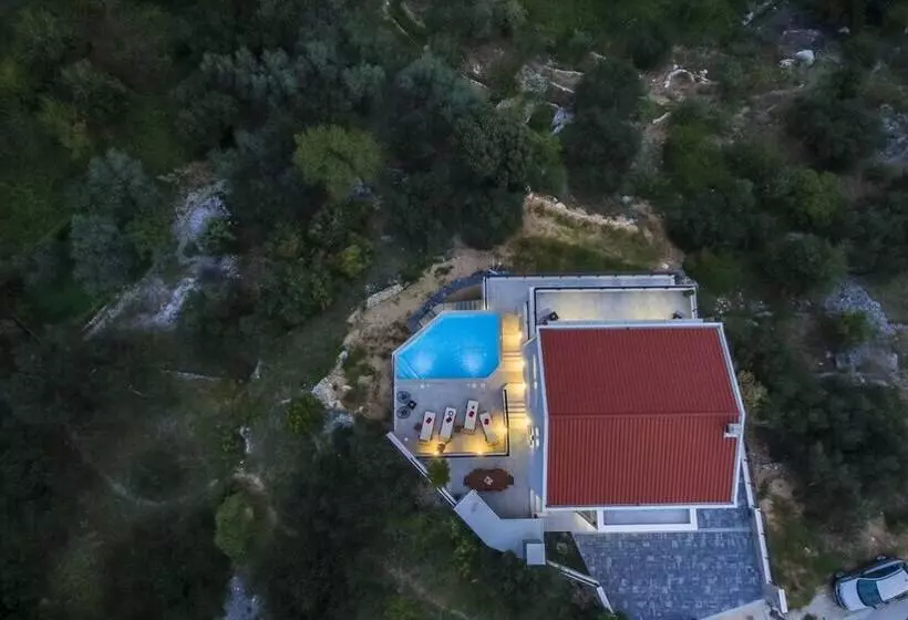 Villa Romance