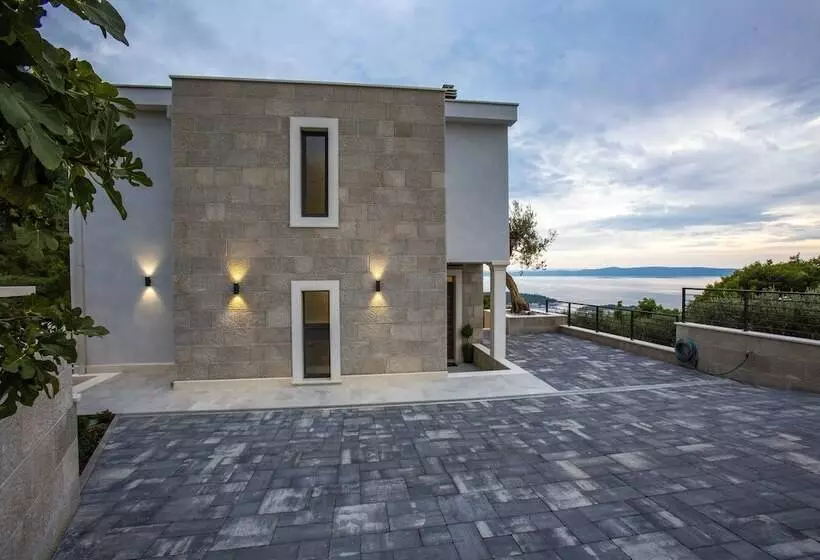 Villa Romance