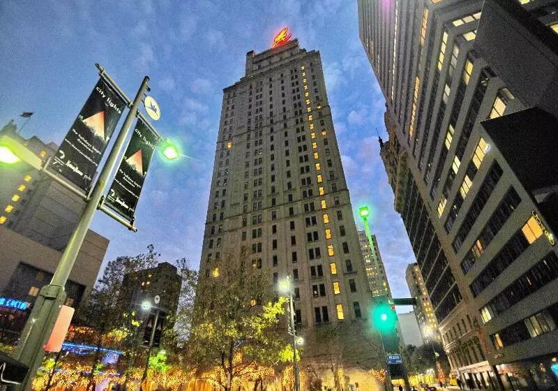 Magnolia Hotel Downtown Dallas