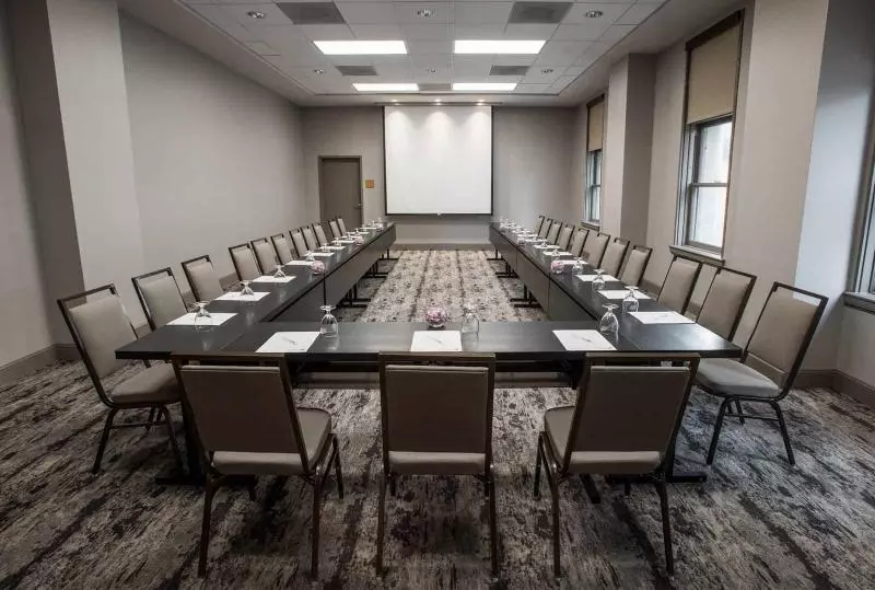 Magnolia Hotel Downtown Dallas