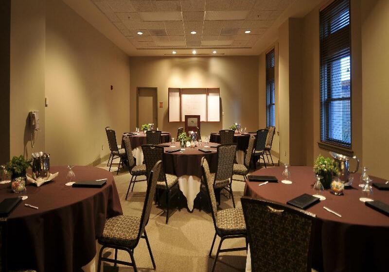 Magnolia Hotel Downtown Dallas