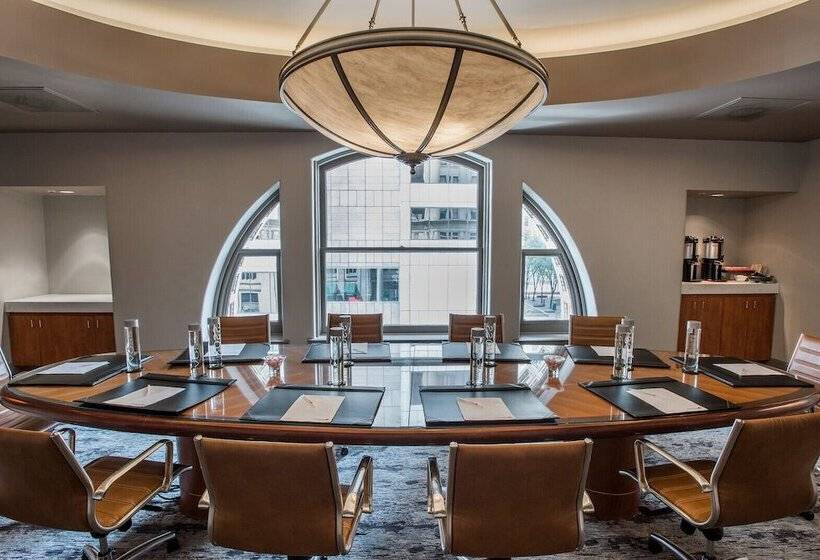 Magnolia Hotel Downtown Dallas