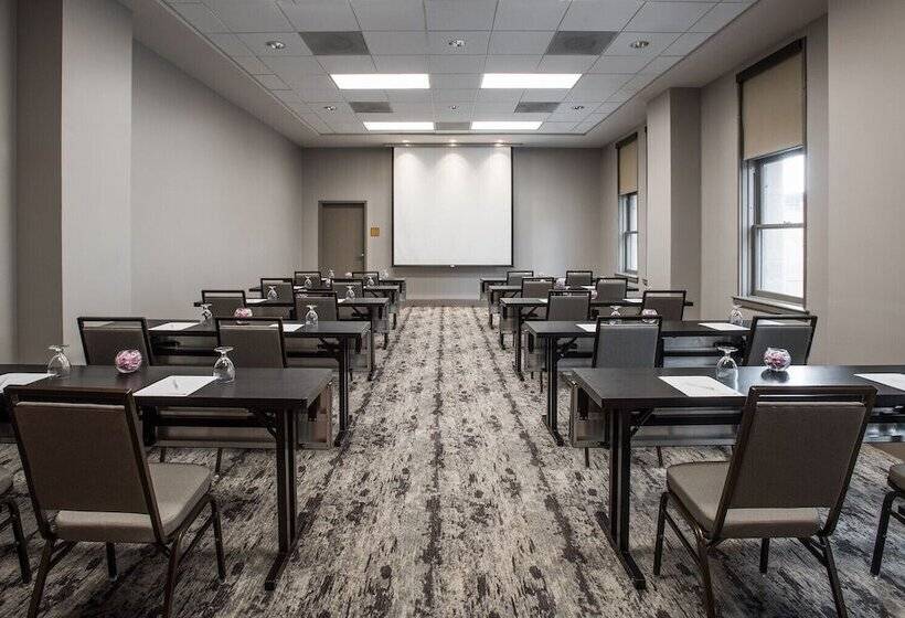 Magnolia Hotel Downtown Dallas