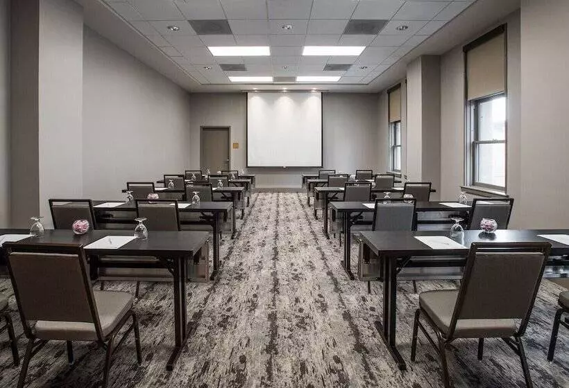 Magnolia Hotel Downtown Dallas