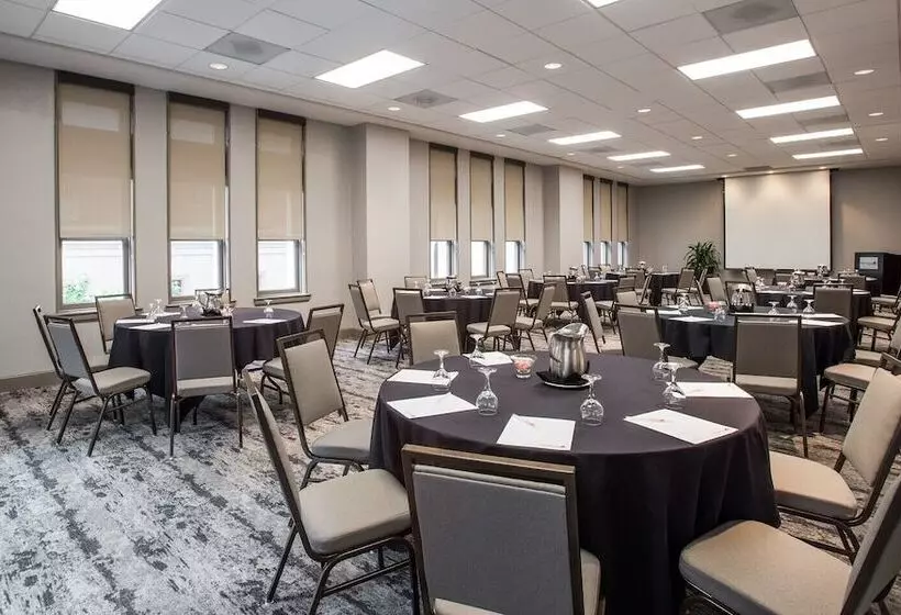 Magnolia Hotel Downtown Dallas