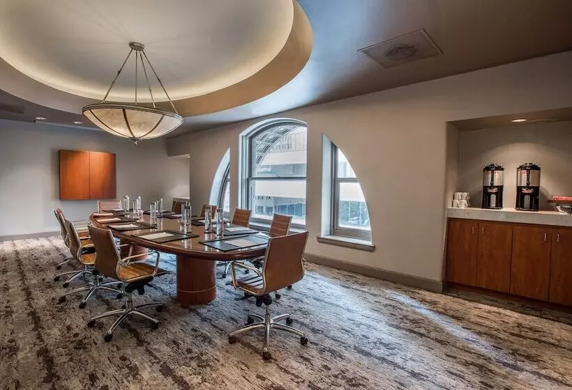 Magnolia Hotel Downtown Dallas