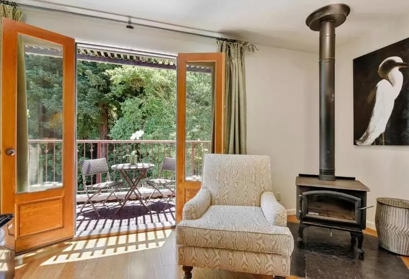 בית מלון כפרי Mill Valley Inn