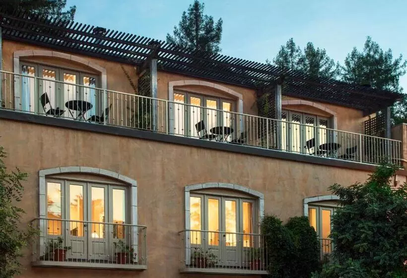 בית מלון כפרי Mill Valley Inn