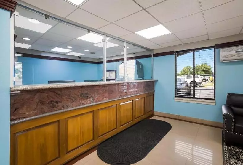 בית מלון כפרי Econo Lodge