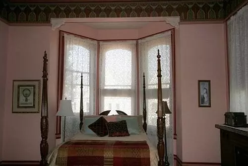 Mcclelland Priest B&b Inn