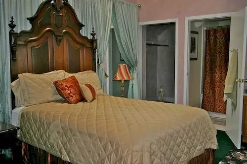 Mcclelland Priest B&b Inn