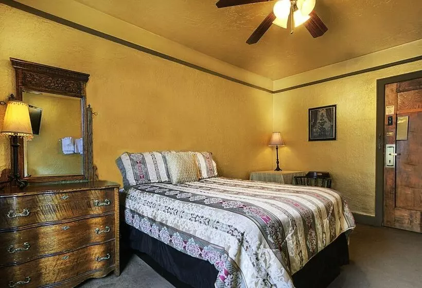 Отель Monte Vista