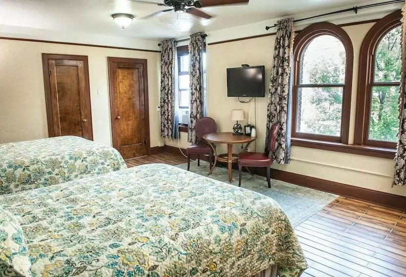 Отель Monte Vista