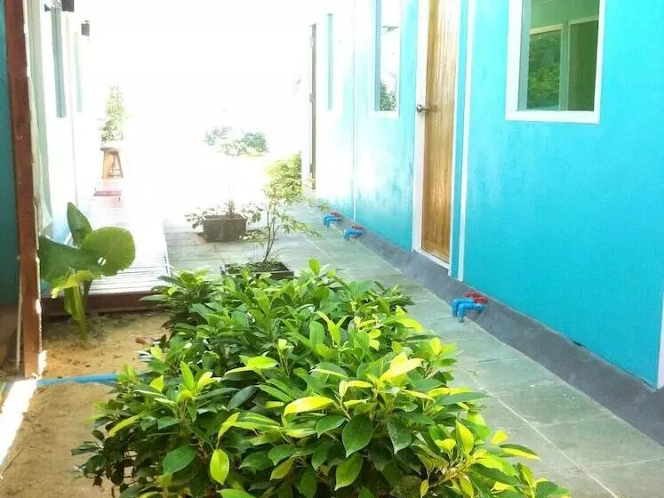 Pensió Apache Beach House