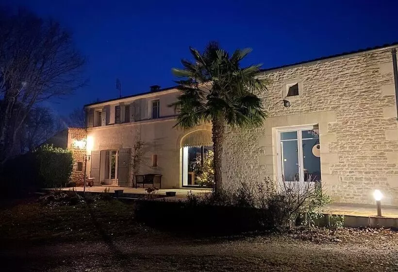 Aamiaismajoitus (B&B) Le Logis De La Brumanderie   Saintes