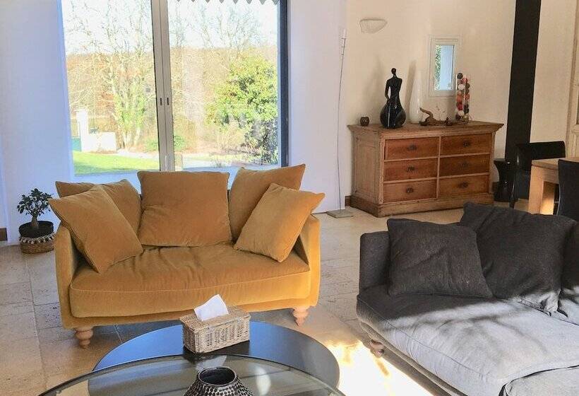 مبيت وإفطار Le Logis De La Brumanderie   Saintes