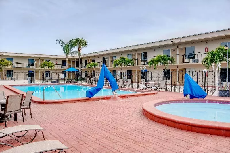 Hotelli Super 8 By Wyndham St. Petersburg