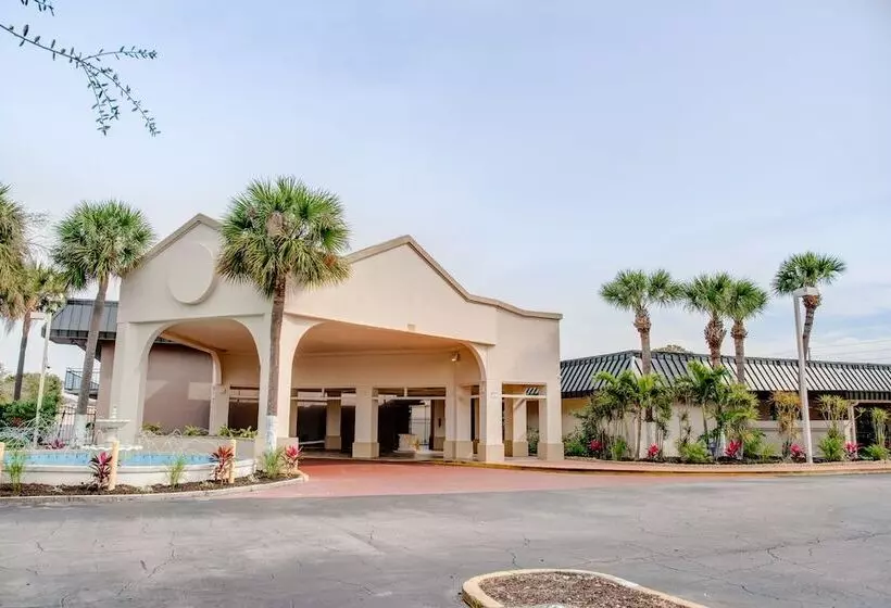 Hotelli Super 8 By Wyndham St. Petersburg