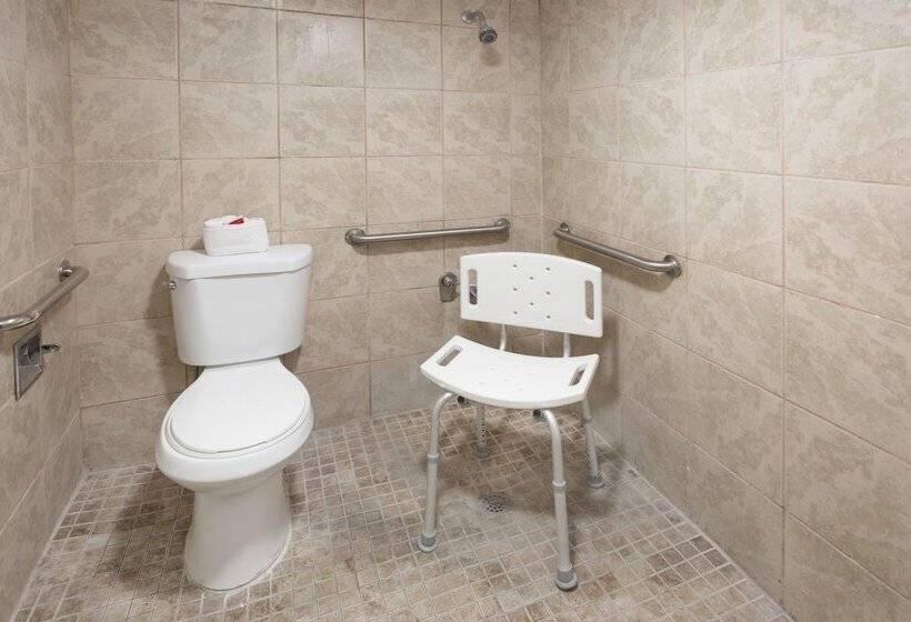 فندق Super 8 By Wyndham St. Petersburg