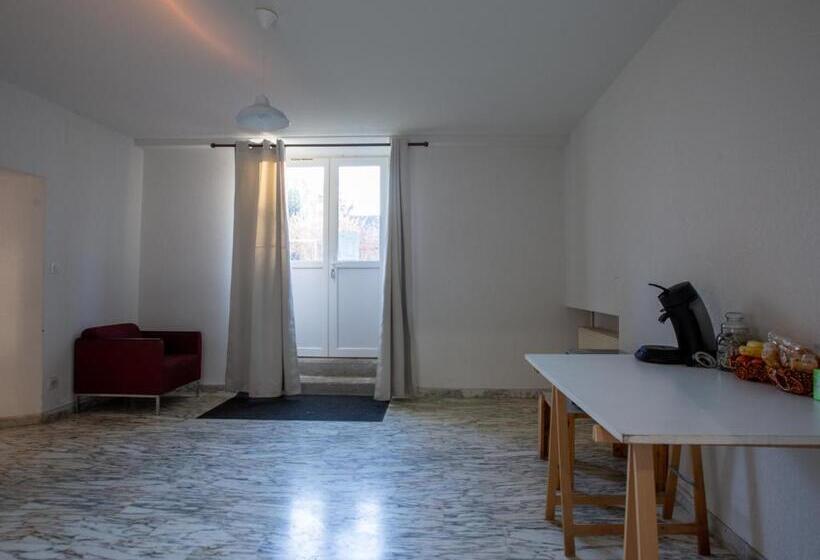 ユースホステル Home Saint Roch