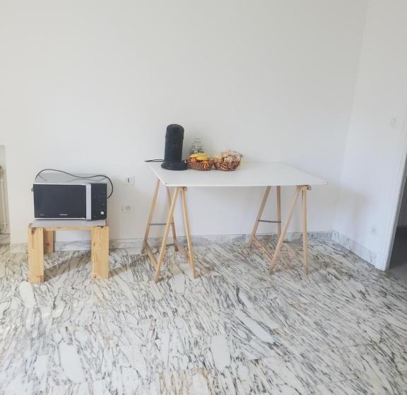 ユースホステル Home Saint Roch