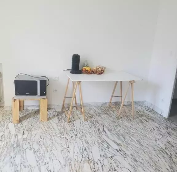 Retkeilymaja Home Saint Roch