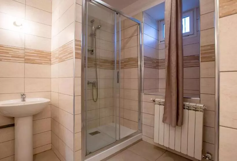 Retkeilymaja Home Saint Roch